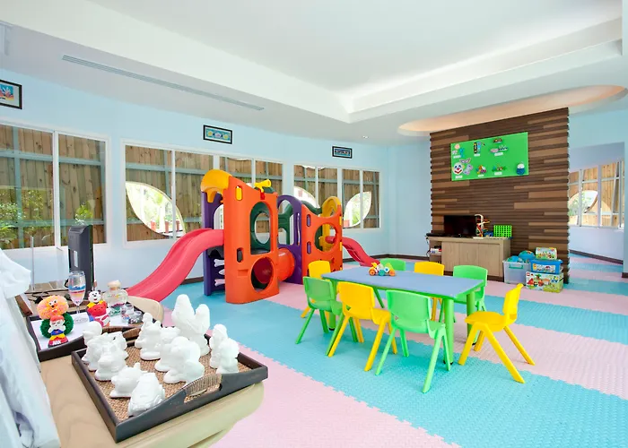 Graceland Khaolak Beachfront Resort